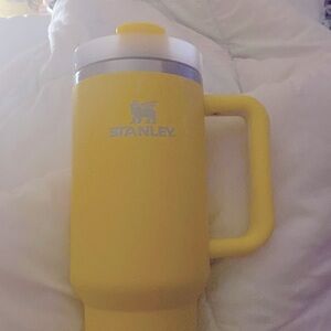 Selling stanley i accidentally brought 2 of the same ones.